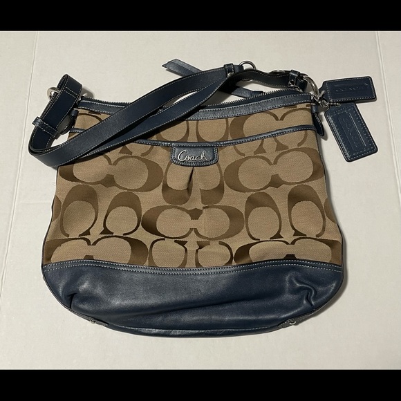 Purse - Picture 1 of 3